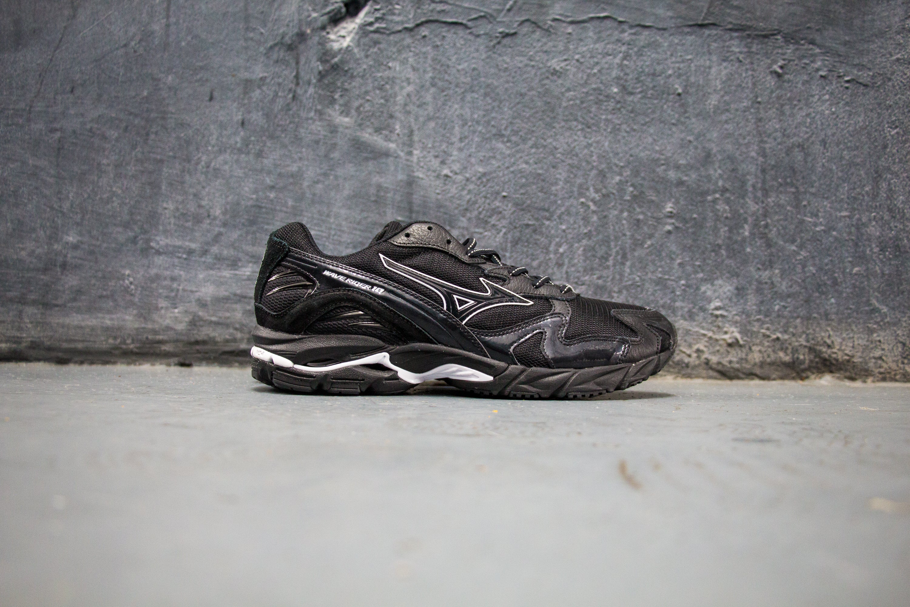 Mizuno Wave Rider 10 Kuro